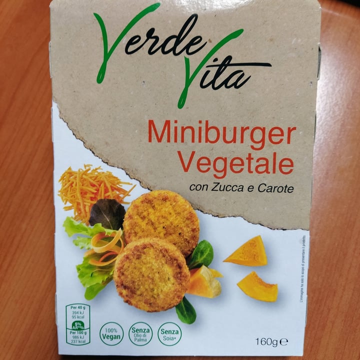 photo of Verde vita Miniburger vegetale con zucca e carote shared by @lidiaaguilar on  12 Jan 2022 - review