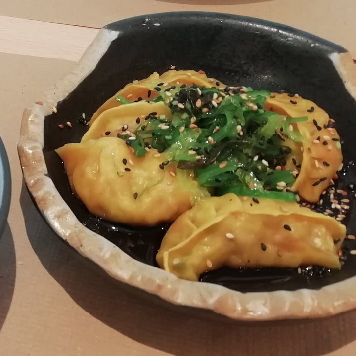 review photo of El Perro Verde Gyozas Vegan (Opción) shared by @sukibells on 02 Jul 2021 - review