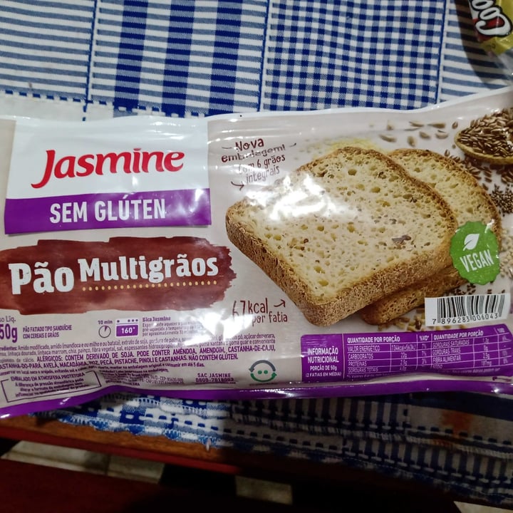review photo of Jasmine Pão Multigrãos shared by @vancavaliere on 22 Apr 2022 - review