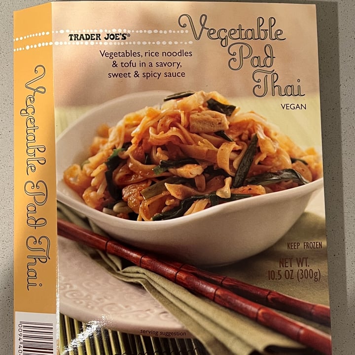 photo of Trader Joe's Vegetable Pad Thai shared by @rachel-miro on  04 Nov 2022 - review