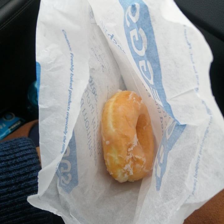 photo of Greggs Glazed Doughnut shared by @halimashah on  10 Jan 2022 - review