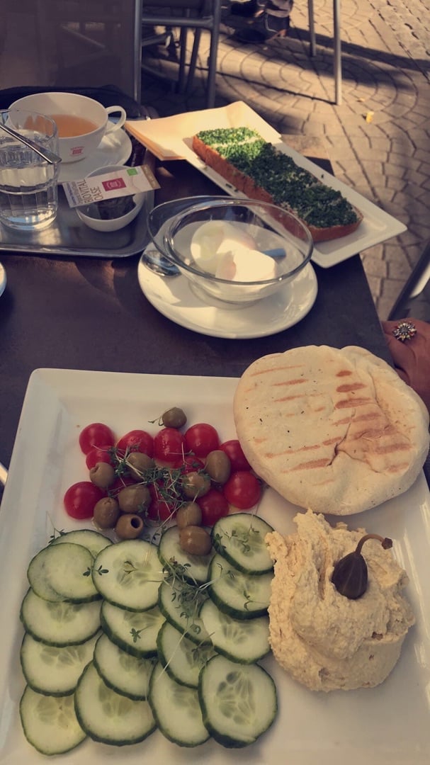 review photo of Cafe Hummel Orientalisches Frühstück (you have to order without cheese) shared by @lauraschoenherr on 28 Nov 2019 - review