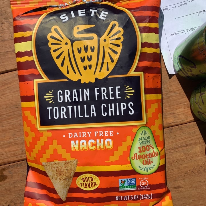 photo of Siete Family Foods Grain Free Tortilla Chips Dairy Free Nacho shared by @graciegarland on  13 Mar 2021 - review