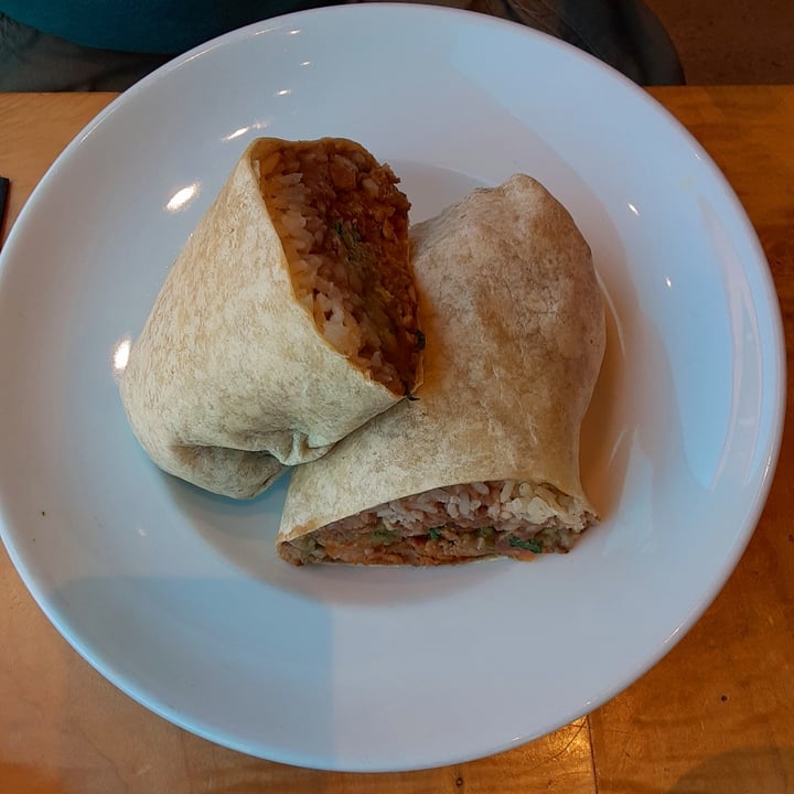 photo of Mesa Fresca Beyond Breakfast Burrito shared by @vegandudeabides on  23 May 2022 - review