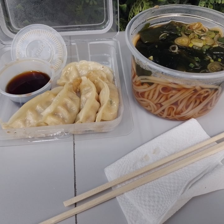 photo of V Ramen Gyozas shared by @maledictows on  22 Oct 2021 - review