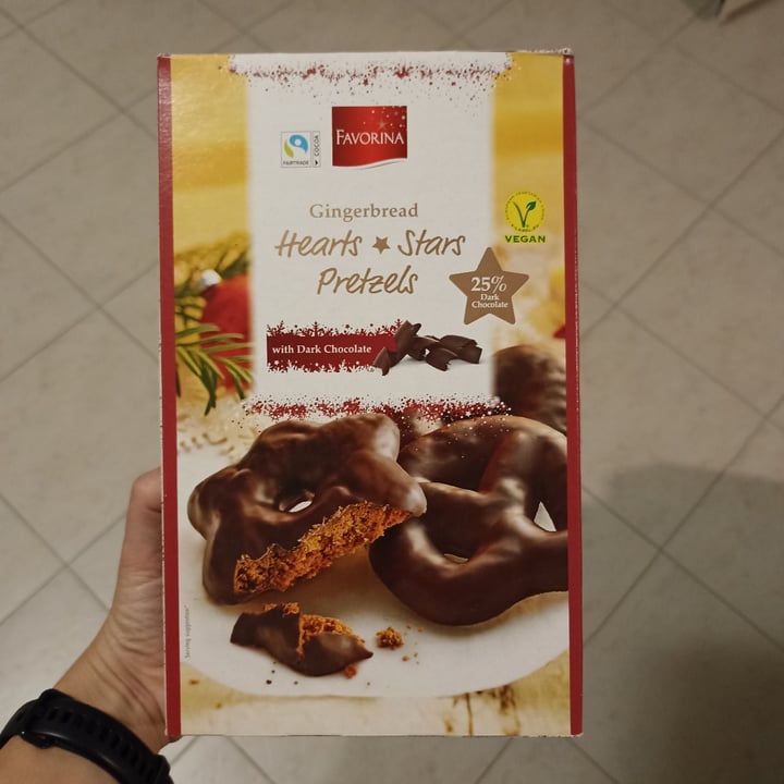 photo of Favorina Gingerbread Hearts Stars Pretzels shared by @violus on  11 Nov 2022 - review