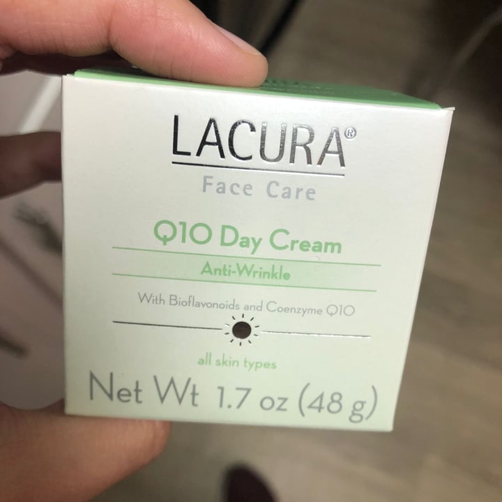 review photo of Lacura Q10 Day Cream Anti-Wrinkle shared by @valeskafreire on 18 Feb 2022 - review