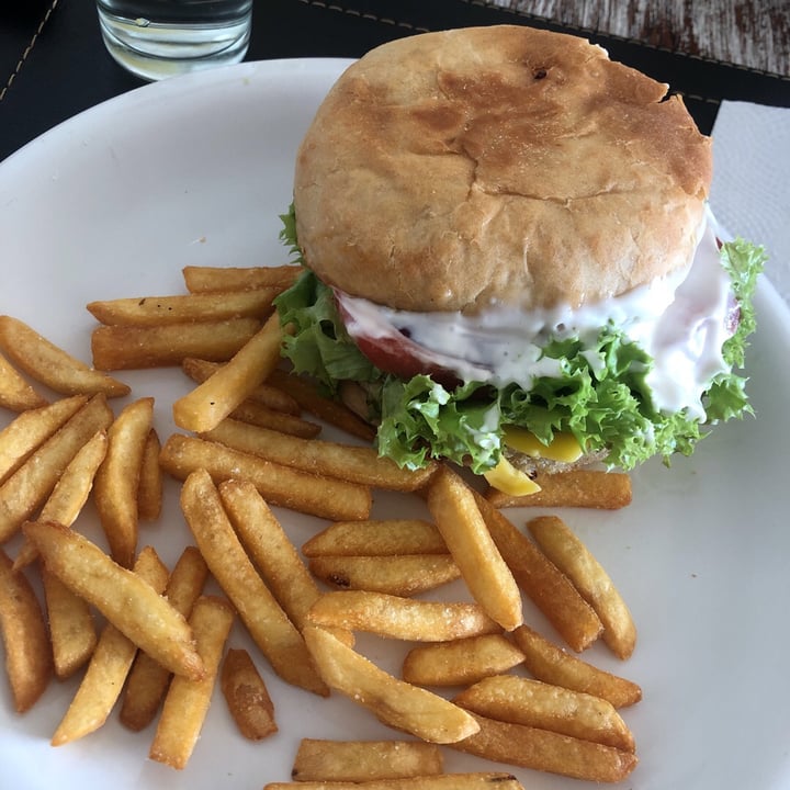 review photo of Granizo's Veggie Burgers shared by @catalinavalezuela on 05 Apr 2020 - review