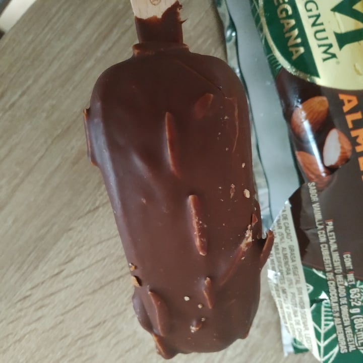 review photo of Magnum Magnum Almendras Vegana shared by @dulasnavvegan on 06 Mar 2022 - review
