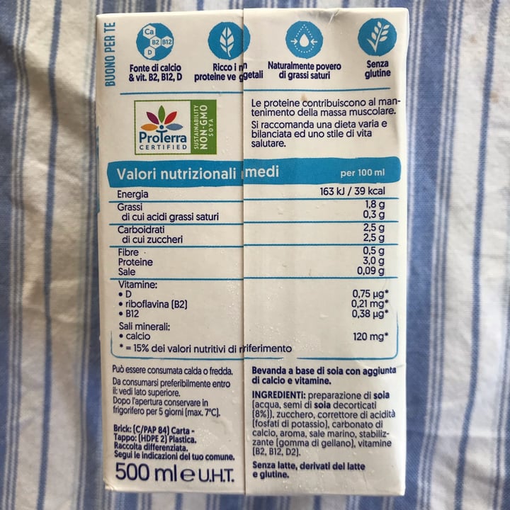 review photo of Alpro 100% vegetale soia ricco in proteine shared by @alessialuna on 30 Jun 2022 - review