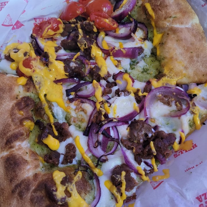 photo of Hell's Pizza Lomitas Not Guilty Pizza shared by @yuirimiyagi on  24 Mar 2022 - review