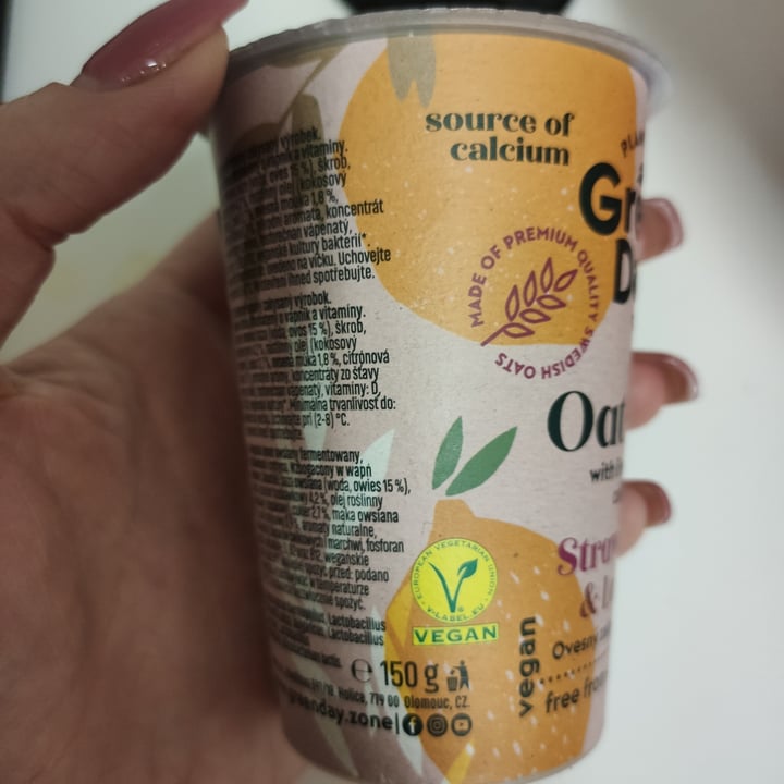 review photo of Greenday Oat Yog Strawberry & Lemon shared by @galchanskaia on 05 Sep 2021 - review
