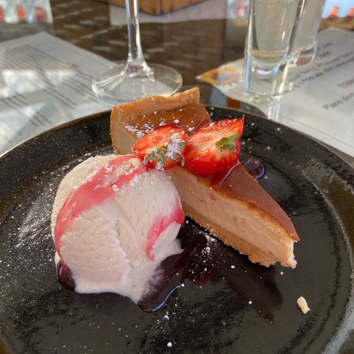 photo of The Old Dunnings Mill New York Cheesecake shared by @laureneas on  07 May 2022 - review