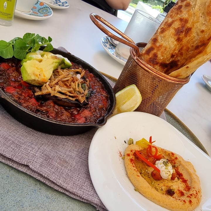 review photo of Olives & Plates Hyde Park Vegan shakshuka shared by @natsdoesvegan on 08 Mar 2022 - review