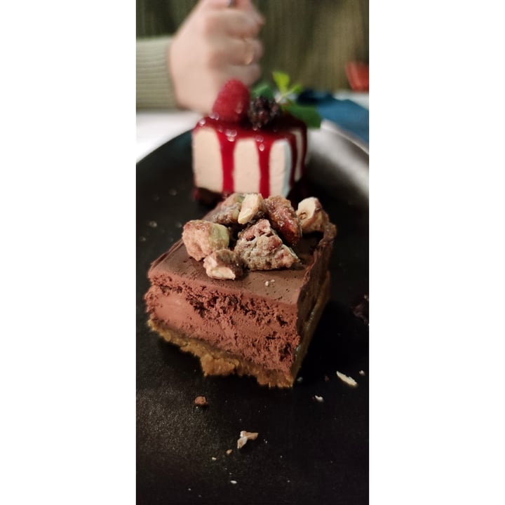 photo of Romeow Cat Bistrot Chocolate Mousse cake shared by @goveg on  30 Dec 2021 - review