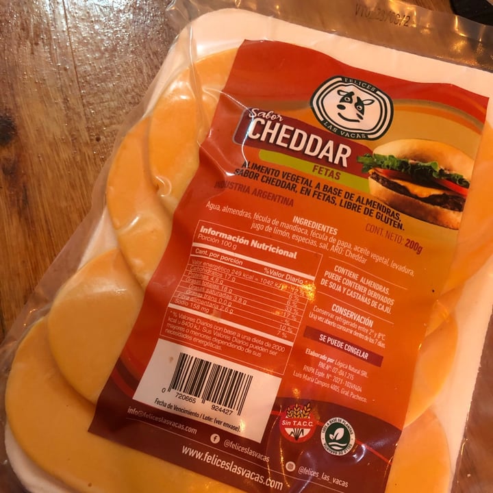 review photo of Felices Las Vacas Queso Cheddar en Fetas shared by @pauli186 on 25 Jul 2021 - review