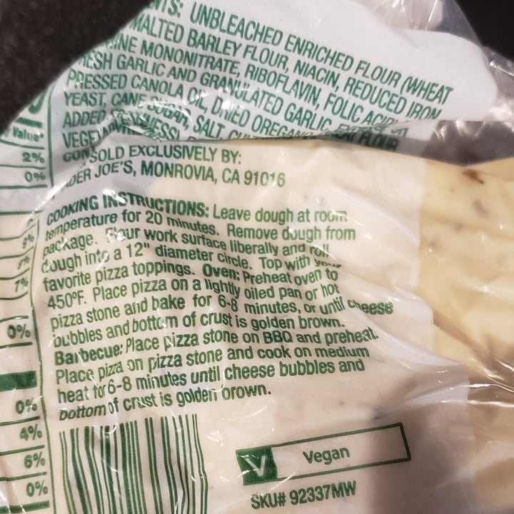 photo of Trader Joe's Garlic & herb pizza dough shared by @ambularfortheanimals on  26 May 2022 - review