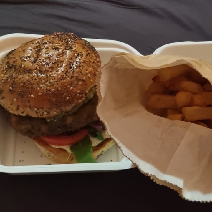 photo of Doppio Zero Earth child burger shared by @sunshineyum on  18 May 2022 - review