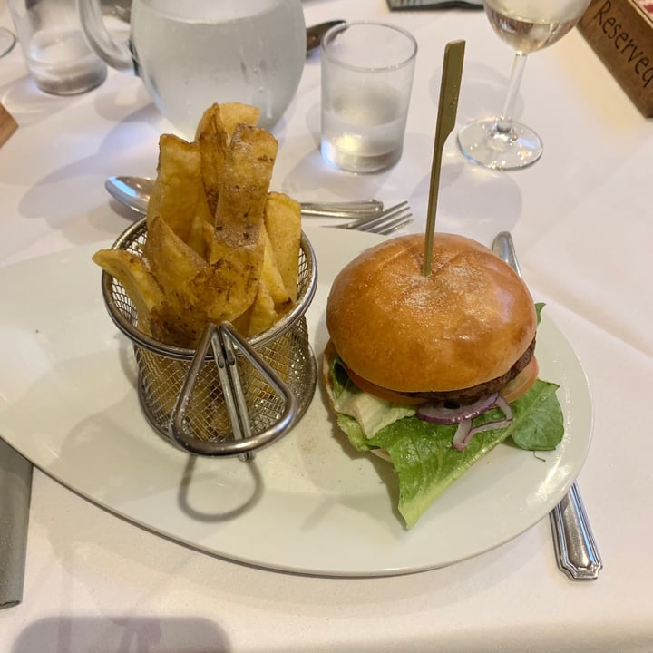 photo of Park Farm Hotel & Leisure Vegan Burger shared by @gutterglitter on  10 Aug 2021 - review