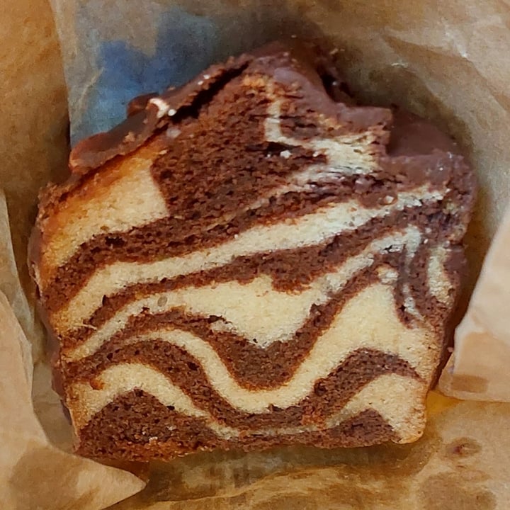 photo of VG Pâtisserie - Pâtisserie Végétale Cake marbré végétal shared by @iobarbs on  18 Aug 2022 - review