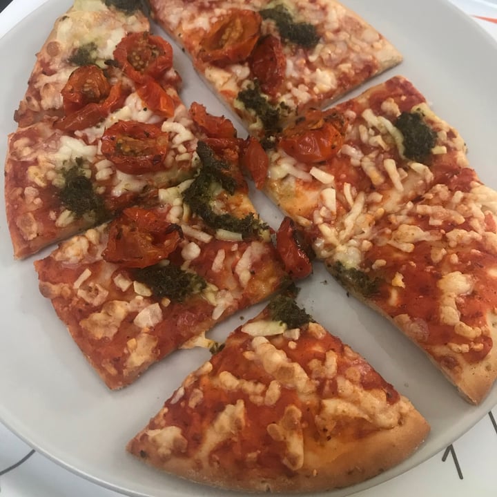 review photo of Whole Creations Roasted Tomato and Basil Sheesy Pizza shared by @tiri on 17 Sep 2020 - review