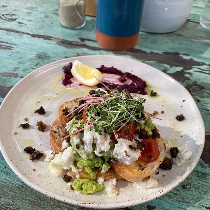 photo of Flowvitality Smashed Avo with vegan feta shared by @smarlo on  07 Oct 2021 - review