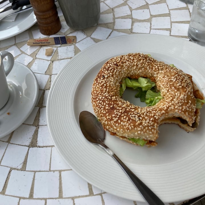 photo of The Glenwood Bakery Vegan bagel shared by @rachh2000 on  20 Sep 2021 - review
