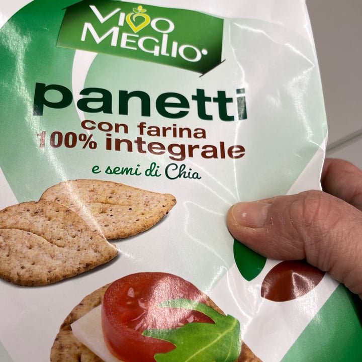 photo of Vivo Meglio Panetti Con Farina Integrale E Semi Di Chia shared by @nikiebri on  14 Feb 2022 - review