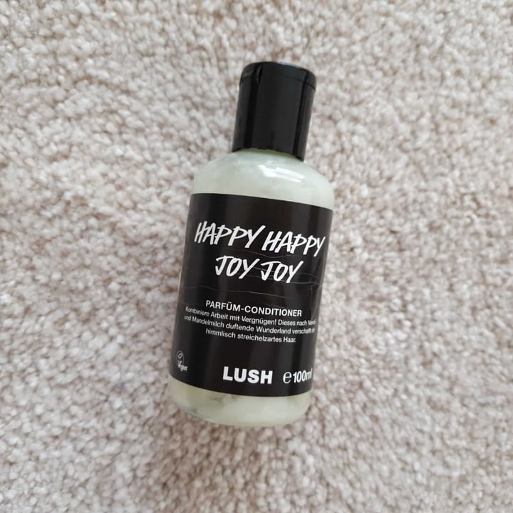 photo of LUSH Fresh Handmade Cosmetics Happy Happy Joy Joy Conditioning Hair Perfume shared by @kanokioh on  31 Dec 2019 - review