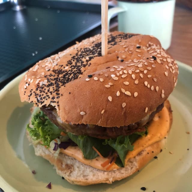 菜肴“Beyond Burger”的照片