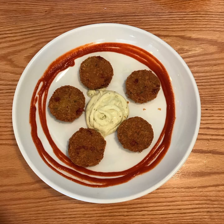 photo of The Oak House White Bean Fritters shared by @vegandoves on  08 Aug 2018 - review