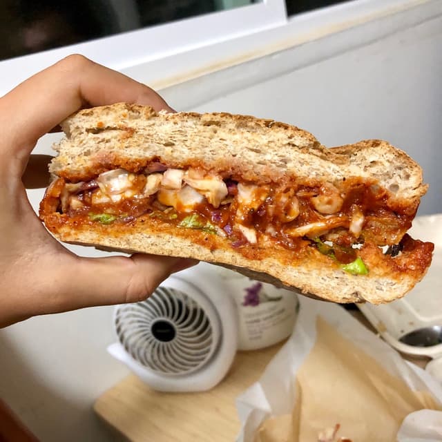 Foto del piatto “BBQ Tempeh Sandwich”