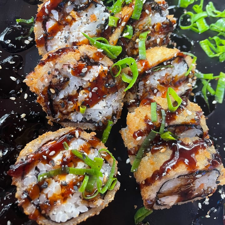 photo of Kora Vegan Sushi Hot Roll de Tofu e Tare shared by @giovana24 on  19 Jun 2022 - review