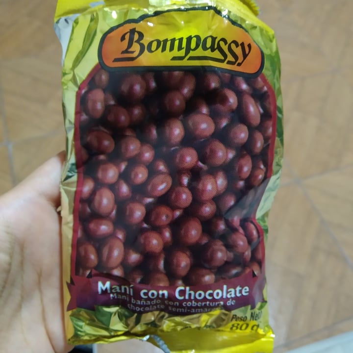 photo of Bompassy Maní con chocolate shared by @pauromerolezcano on  05 Feb 2022 - review