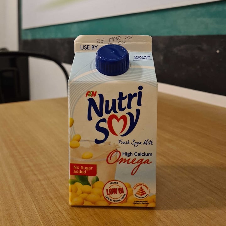 photo of F&N Nutrisoy Fresh Soya Milk High Calcium No Sugar Added shared by @kendrikwah on  06 Mar 2022 - review