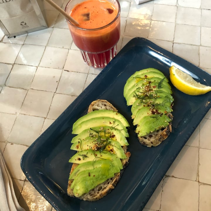 review photo of LùBar Avocado toast shared by @simonangeloro on 10 Mar 2022 - review