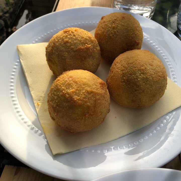review photo of Fonderia Gastro Bistrot Arancina vegan shared by @monicagugu82 on 05 Jul 2022 - review