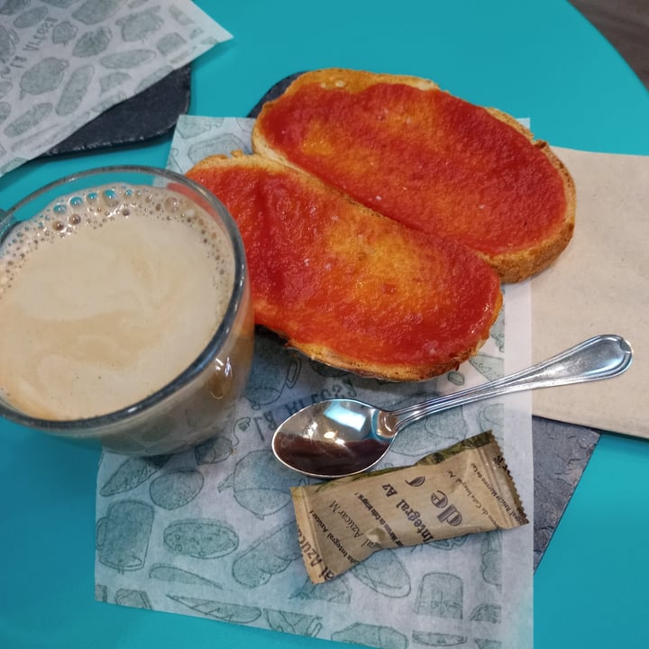 review photo of La Artesa Café Con Leche De Soja Y Tostas Con Tomate shared by @anadmp on 20 Feb 2022 - review