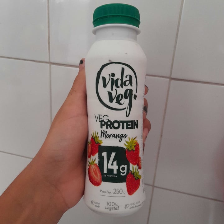 photo of Vida Veg Iogurte De Morango shared by @heloisademorais on  02 Jun 2022 - review