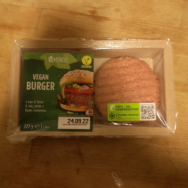 photo of Vemondo Vegan Burger shared by @riako on  22 Sep 2022 - review
