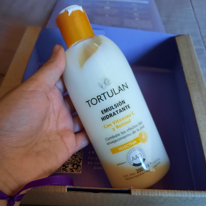 photo of Tortulan Emulsión Hidratante Con Vitamina C Y Retinol shared by @salatinor on  28 Mar 2022 - review