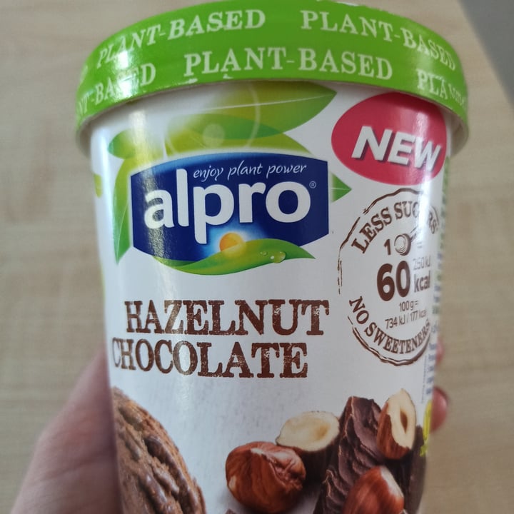 photo of Alpro Helado de avellanas y chocolate shared by @mswinter on  03 Aug 2020 - review