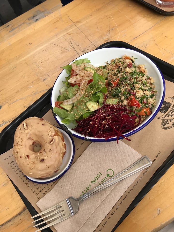 photo of Shakespeare and Company Café Mediterranean Salad And Coffee Donut shared by @kateloveskale on  06 Apr 2020 - review
