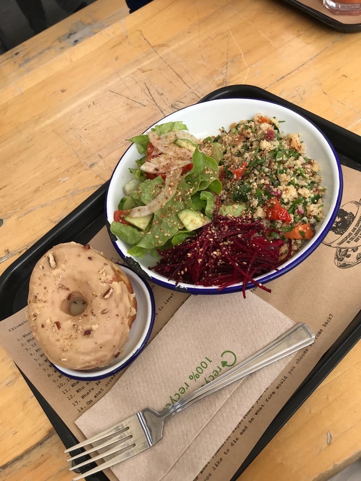 review photo of Shakespeare and Company Café Mediterranean Salad And Coffee Donut shared by @kateloveskale on 06 Apr 2020 - review