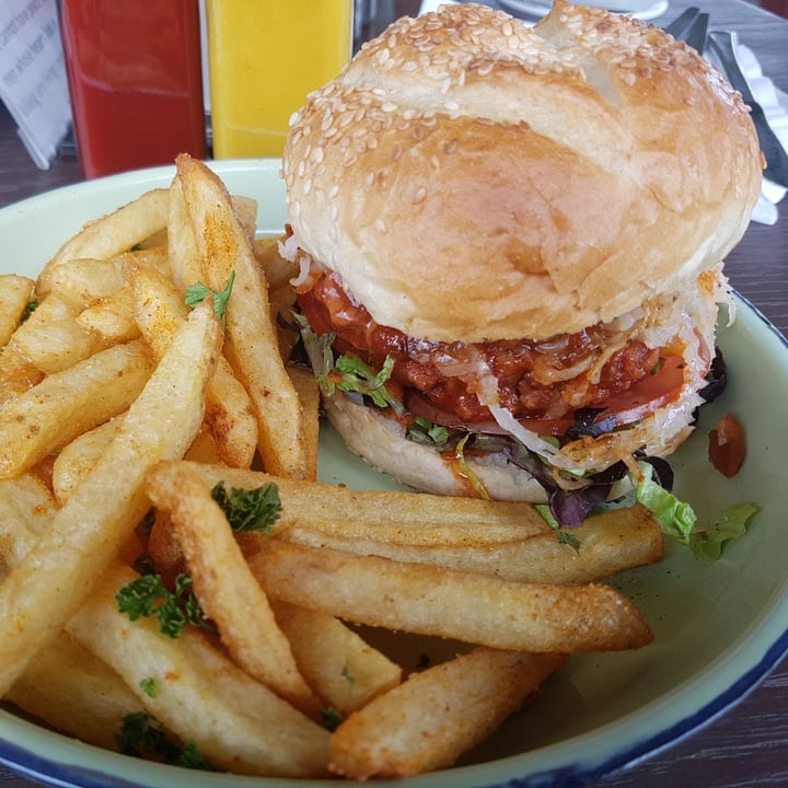 photo of Asher's Corner Cafe @ Ashers Farm Sanctuary Beyond Burger shared by @ornitho28 on  21 Nov 2021 - review