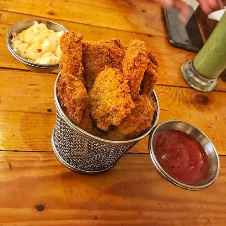 review photo of Earthlings' Cafe Mock chicken strip nuggets shared by @thevegandaddy on 29 Feb 2020 - review