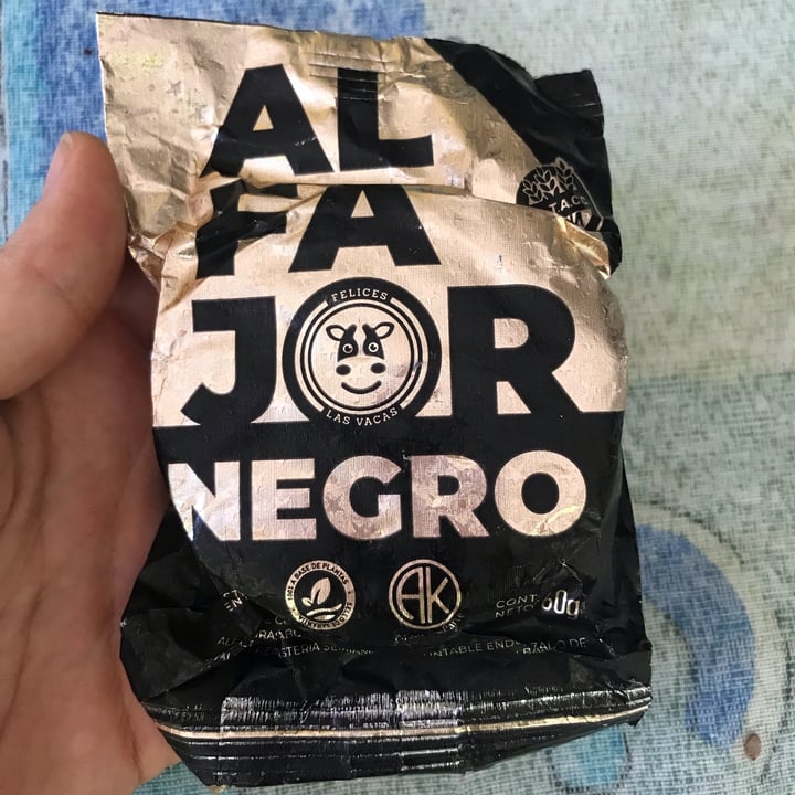 photo of Felices Las Vacas Alfajor negro sin tacc shared by @sofivarela1 on  10 Feb 2022 - review