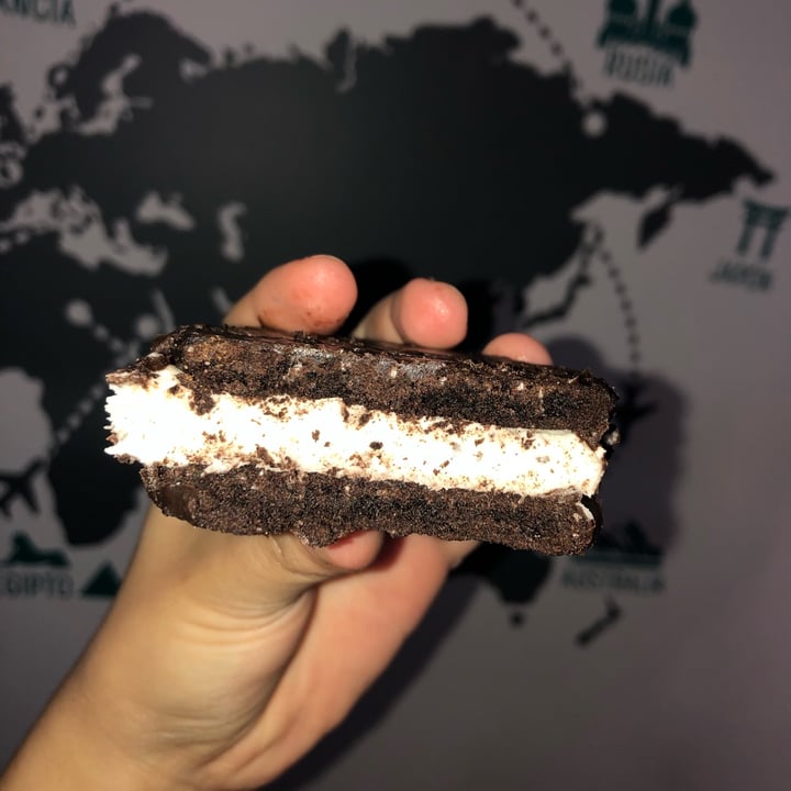 photo of Un Rincón Vegano Alfajor Black Vainilla shared by @agosluciani on  16 Nov 2021 - review