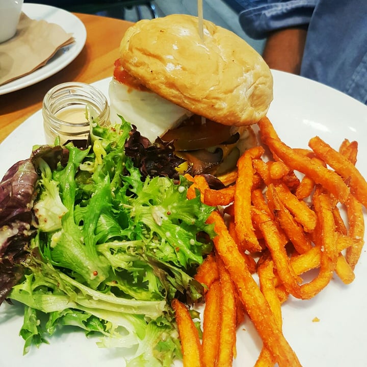 photo of Heirloom Restaurant Beyond Burger shared by @danni on  18 Jun 2018 - review