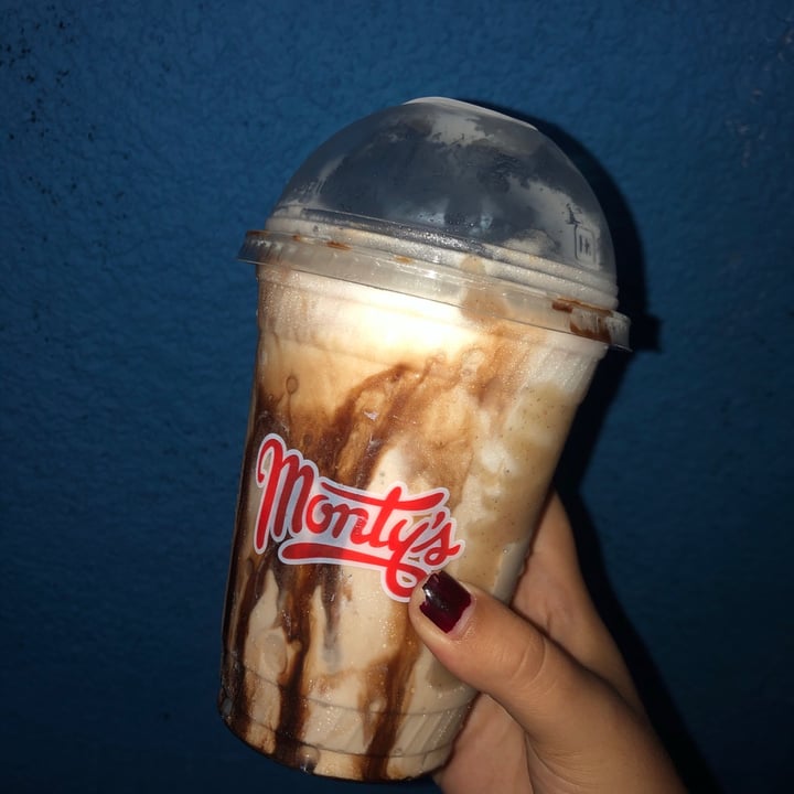 photo of Monty's Good Burger Chocolate shake shared by @soniaelsie on  24 Aug 2020 - review